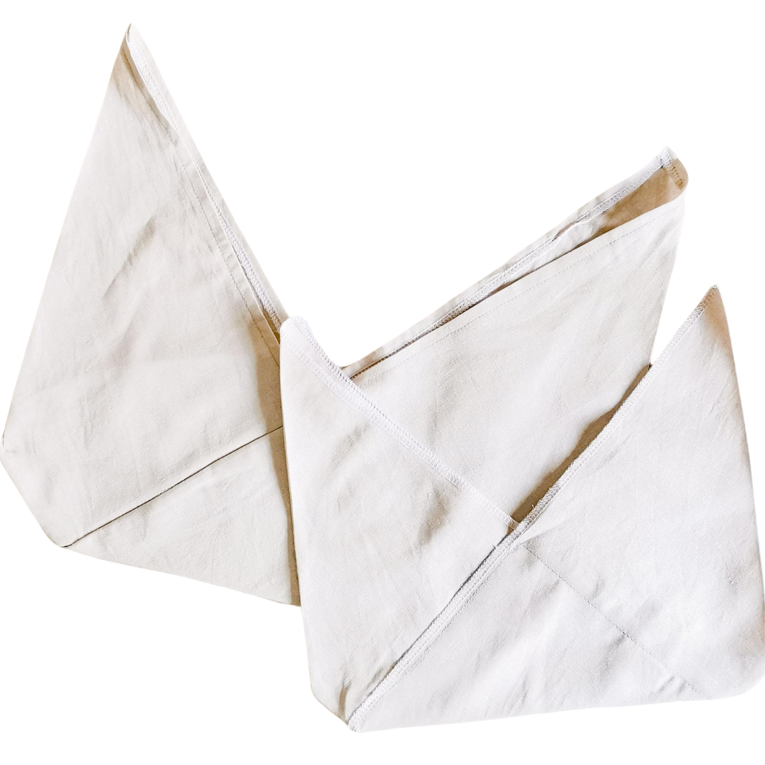 Cotton Calico bento bag used for eco-friendly packaging. Available in different sizes.