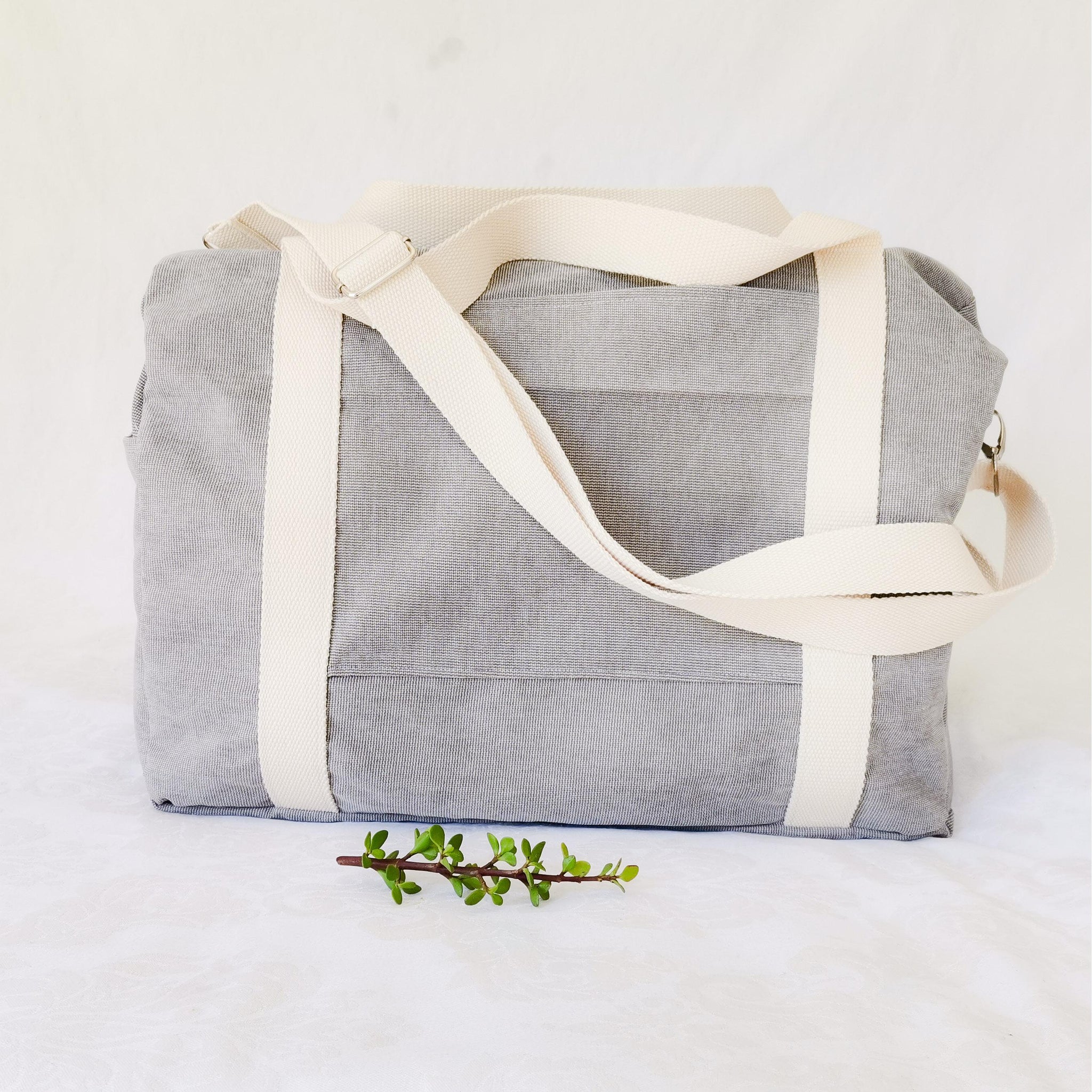 Large Duffel bag - Grey - front view with cling